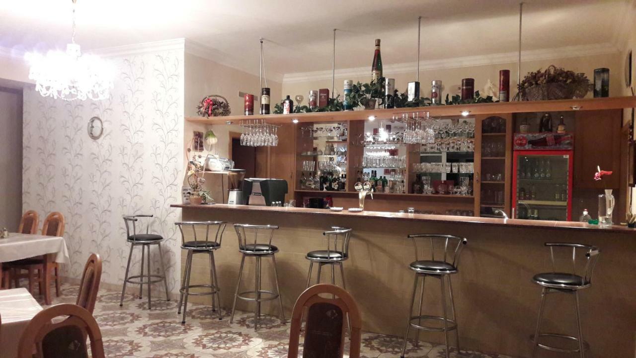 Penzion Europa Diakovce Exterior foto