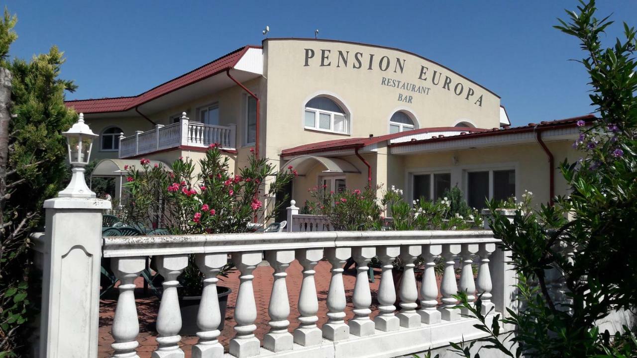 Penzion Europa Diakovce Exterior foto