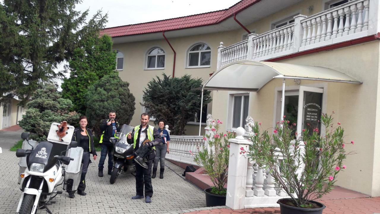 Penzion Europa Diakovce Exterior foto